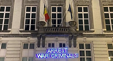 Brüksel'de aktivistler, hükümet binasına Netanyahu'ya atfen 