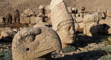 Dünya mirası Nemrut Dağı'nı bayramda 6 bin kişi ziyaret etti