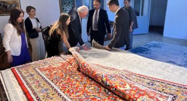 Egeli halı ihracatçıları BAE yolcusu