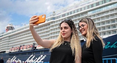 İngiliz ve Polonyalı turistler Antalya'yı sevdi