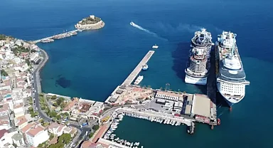 Kuşadası'nda kruvaziyer hareketliliği sürüyor