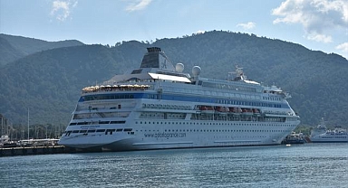 Marmaris'e sezonun ilk kruvaziyeri Rus turistlerle geldi