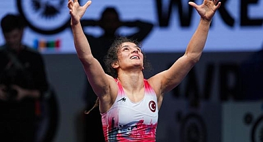 Milli güreşçi Nesrin Baş, gümüş madalya aldı