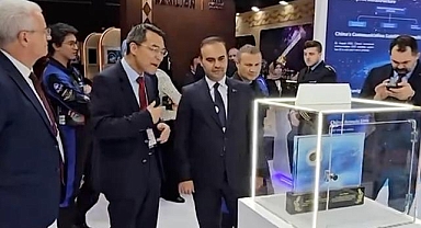 Sanayi ve Teknoloji Bakanı Kacır, İtalya'da uzay alanında önde gelen firmaların yetkilileriyle görüştü