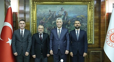 Ticaret Bakanı Bolat, Türksat Genel Müdürü Atalay başkanlığındaki heyetle görüştü