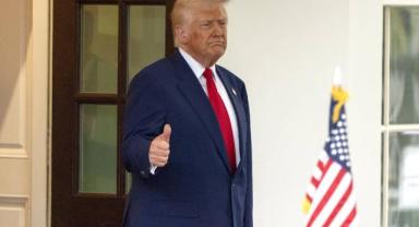 Trump, tarifelerden günde yaklaşık 2 milyar dolar gelir sağladıklarını savundu