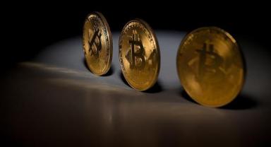 Uzmanlardan borsa ve kripto para yatırımcılara panik yapmayın uyarısı