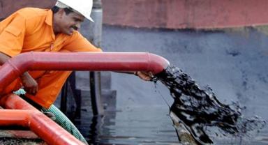 ABD'nin ticari ham petrol stokları 2,7 milyon varil azaldı