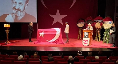 Adile Naşit'in yeğeni oyuncu Naşit Özcan son yolculuğuna uğurlandı