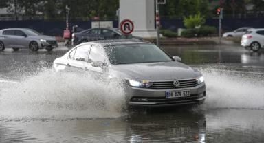 Ankara'da sağanak ve fırtına etkili oldu
