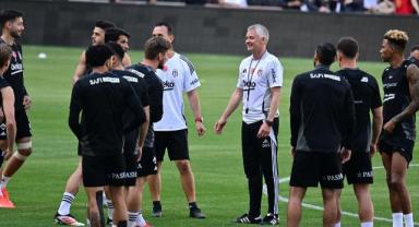 Beşiktaş, Adana Demirspor maçının hazırlıklarını taraftara açık idmanla sürdürdü