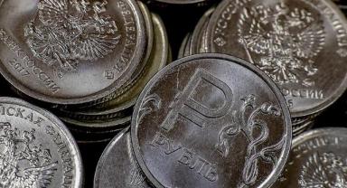 Dolar/ruble paritesi 2023’ten bu yana ilk defa 78’in altına indi
