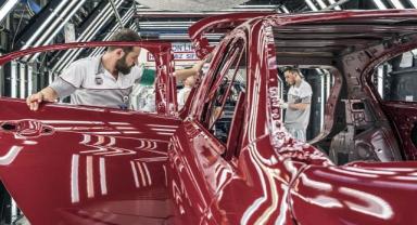 İhracatın lokomotifi otomotiv ihracatta rekor serisini sürdürdü