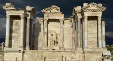 İş Bankası’ndan Laodikeia ve Tripolis kazılarına destek