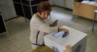 İtalya'da kısmi yerel seçimlerde önemli kentleri merkez sol kazandı