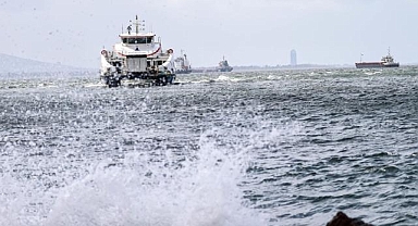 İzmir'de vapur seferleri iptal edildi
