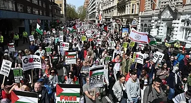 Londra'da binlerce kişi, İsrail'e silah satışını protesto etti