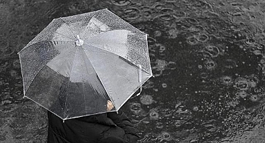 Meteorolojiden bazı iller için kuvvetli rüzgar, fırtına ve toz taşınımı uyarısı