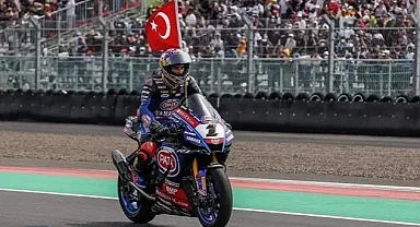 Milli motosikletçi Toprak Razgatlıoğlu, Çekya'da birinci oldu 