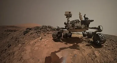 NASA'nın Mars'taki Curiosity Gezgini'nin Sharp Dağı'nda çektiği görüntü paylaşıldı