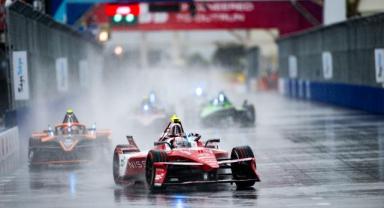 Nissan Formula E Takımı, ev sahibi olduğu Tokyo yarışında zafer kazandı