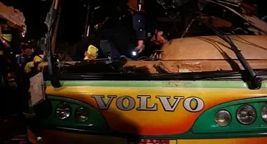 Tayvan'da havalimanında servis otobüsünün duvara çarptığı kazada 32 kişi yaralandı