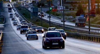 Trafiğe nisanda 191 bin 983 aracın kaydı yapıldı