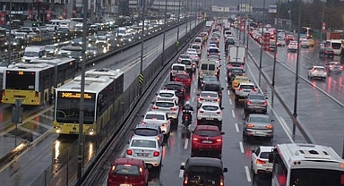 Türkiye'de bu yıl trafiğe kaydedilen taşıtların yarıya yakını 4 büyük şehirde yollara çıktı