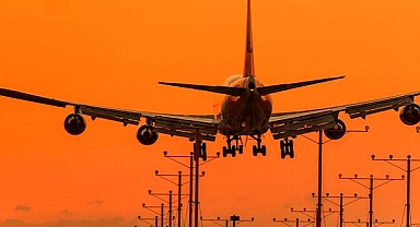 Avustralya'dan kalkan uçak, Orta Doğu'daki gerilim nedeniyle 15 saat havada kalıp geri döndü
