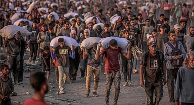 İsrail'in Gazze'de yardım bekleyenlere saldırısında 16 kişi hayatını kaybetti 100 kişi yaralandı