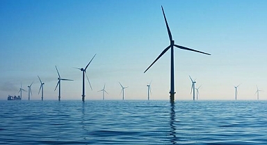 Küresel deniz üstü rüzgar enerjisi, 73 milyon hanenin elektriğini karşılayacak kapasiteye ulaştı