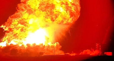 SpaceX şirketinin Starship roketi, deneme uçuşu öncesinde patladı