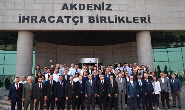 Ticaret Bakanı Ömer Bolat, Mersin Ekonomi Zirvesi'nde konuştu: (2)