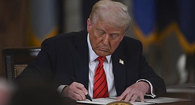 Trump'ın, 12 ülkenin vatandaşlarının ABD'ye seyahatini yasaklamasına ilişkin kararı yürürlüğe girdi