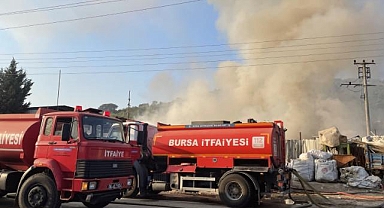 Bursa'da geri dönüşüm tesisinde çıkan yangın söndürüldü