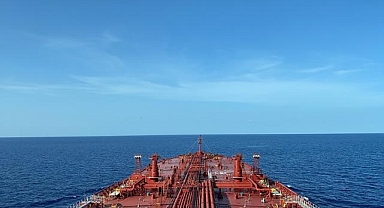 Hürmüz Boğazı'nda ateşkes sonrası gemi trafiği artarken petrol taşıma maliyetleri keskin düştü