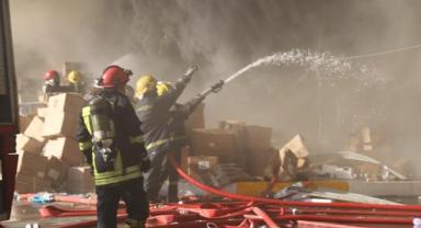 Irak’ın Kut şehrinde bir alışveriş merkezinde çıkan yangında en az 50 kişinin hayatını kaybettiği bildirildi