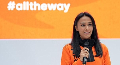 Milli voleybolcu Simge Aköz, başparmağından ameliyat olacak