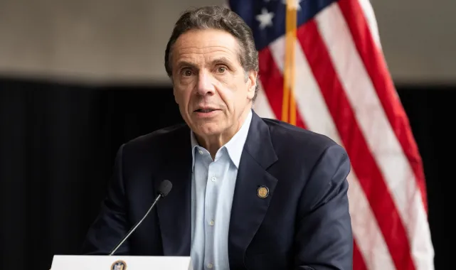 New York belediye başkanlığı ön seçimini kaybeden Cuomo, yarışı bağımsız aday olarak sürdürecek