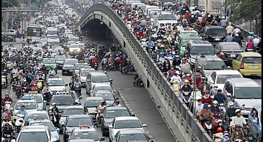 Vietnam'ın başkenti Hanoi'de fosil yakıtlı motosikletler 2026'da yasaklanacak