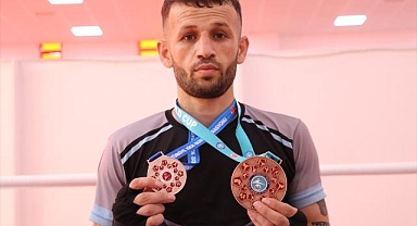 Boks antrenörünün kick boksa yönlendirdiği sporcu dünya üçüncüsü oldu