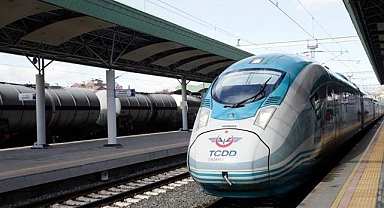 Cumhurbaşkanlığı İletişim Başkanlığından Ankara-İzmir YHT Hattı paylaşımı: