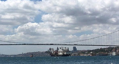 İstanbul Boğazı'nda arızalanan ham petrol yüklü gemi kurtarıldı