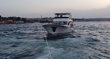 İstanbul Boğazı'nda makine arızası nedeniyle sürüklenen tekne kurtarıldı