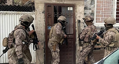 İzmir'de terör örgütü DEAŞ operasyonunda 9 zanlı yakalandı