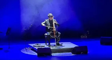 Kazak sanatçı Bagjan Oktyabr 