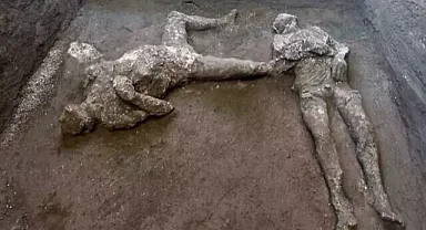 Pompei sakinlerinin yanardağ patlamasının ardından kentteki harabelerde yaşadığı tespit edildi