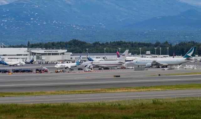 Rus heyeti, Putin ile Trump'ın görüşme yapacağı Alaska'ya ulaştı