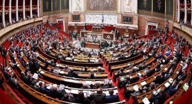 Siyasi kriz, Fransız ekonomisini darboğaza soktu