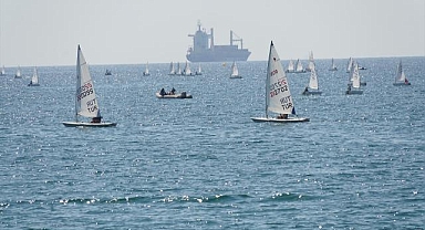 Tekirdağ'da Zafer Kupası yelken yarışları başladı